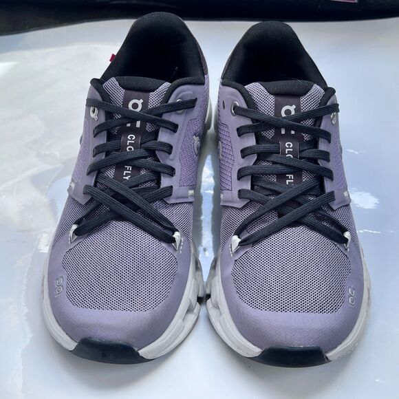 On Running | Women's Cloudflyer 4 | Shark / Pearl | Sz W6 | 71.98092 | Pre-owned - Picture 2 of 13